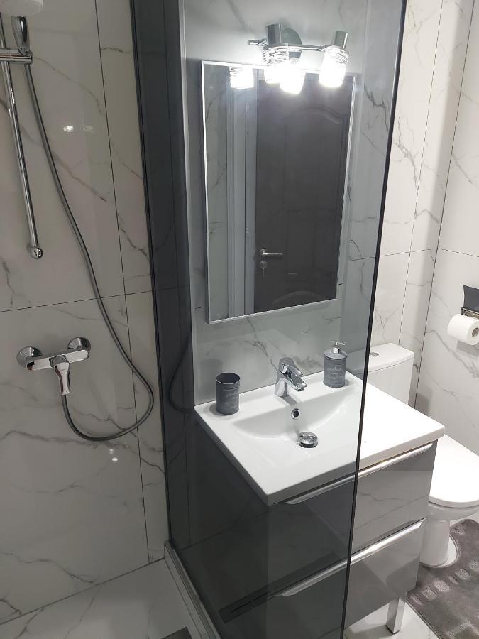 Cuza 21 Apartman Brăila Kültér fotó
